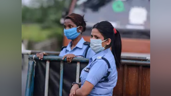 अस्पताल के किसी कर्मचारी ने नहीं की मदद