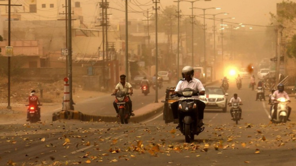 दिल्ली-एनसीआर में धूल बढ़ाएगी प्रदूषण