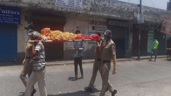 श्मशान ले जाने के लिए कोई भी सामने नहीं आया