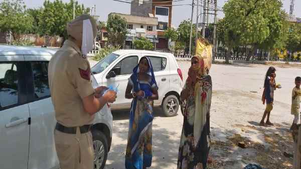 मजदूरों को पानी तक नहीं पीने दिया