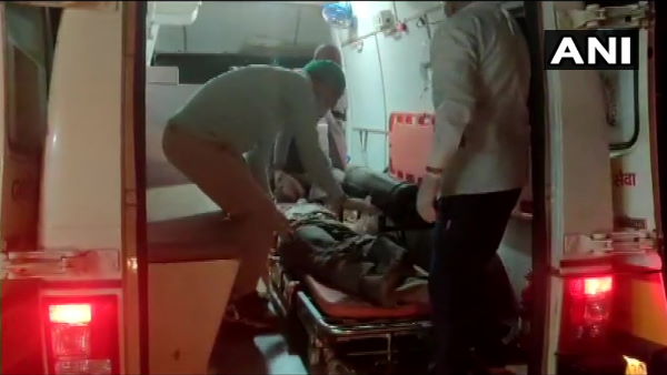 8 labourers injured after truck they were travelling in met with an accident in Bilhaur kanpur 8 labourers injured after truck they were travelling in met with an accident in Bilhaur kanpur