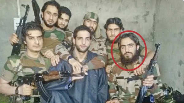 12वीं पास गाजी करता है साथियों का इलाज