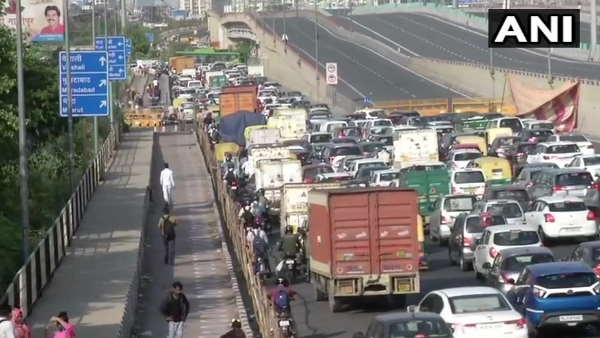 Delhi Ghaziabad border sealed again Delhi Ghaziabad border sealed again