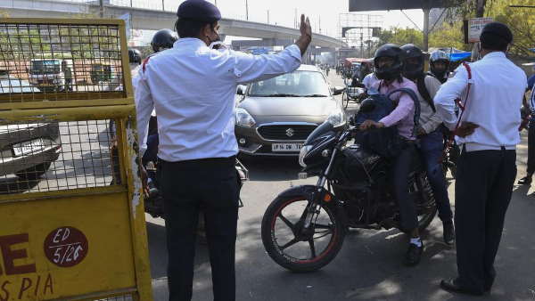 Delhi Ghaziabad border sealed again Delhi Ghaziabad border sealed again
