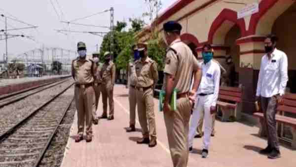 4 special trains will be run for migrant labourers in Gautam Buddh Nagar 4 special trains will be run for migrant labourers in Gautam Buddh Nagar