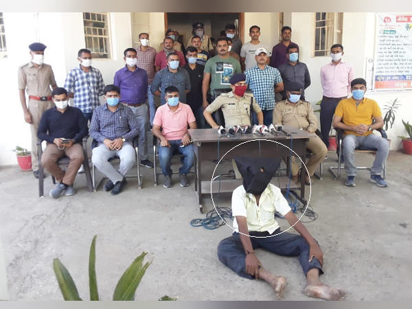 amreli: 35-years-old man abducted 3 years girl, physically harmed and flee amreli: 35-years-old man abducted 3 years girl, physically harmed and flee