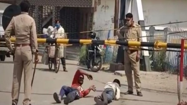 कामगारों पर पुलिसकर्मियों का कहर