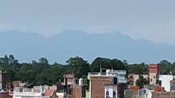 बिहार के सीतामढ़ी से दिख रहा हिमालय पर्वत