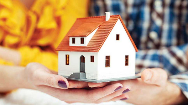 कॉलेज जाने पर बेटे को दिया था घर