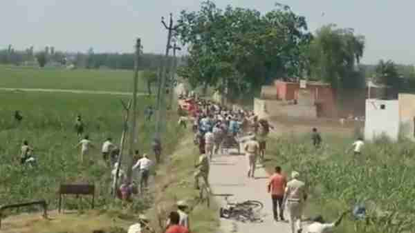 migrant workers jammed the national highway In Yamunanagar then police lathi-charged migrant workers jammed the national highway In Yamunanagar then police lathi-charged