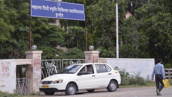 अकेले इंदौर 68 से अधिक की मामलों की पुष्टि हुई है, जो राज्य का आधा है