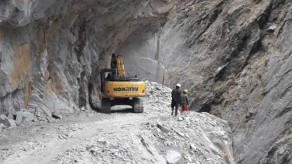 उत्तराखंड का रास्ता काफी लंबा