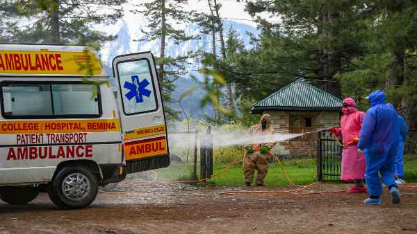 20 डॉक्टरों और 25 गर्भवती महिलाओं को कोरोना