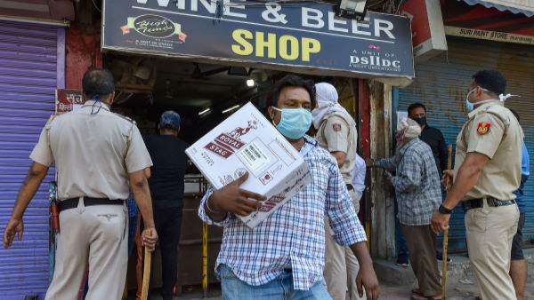 शराब को एक आदमी ने नहीं, बल्कि 8 आदमियों ने खरीदा था