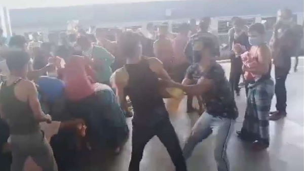 लाचार दिखे रेल कर्मी