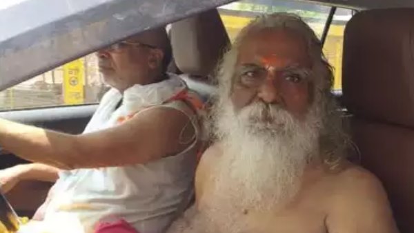 28 साल बाद पहली बार रामलला परिसर पहुंचे महंत नृत्य गोपाल दास