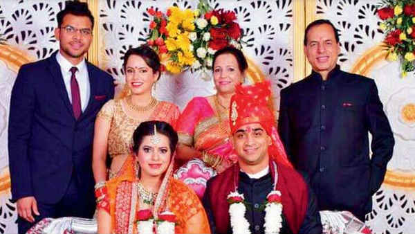 पिता रिटायर्ड ऑफिसर तो बहन सर्विंग आर्मी ऑफिसर