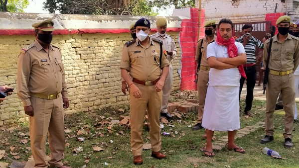 मुंबई से घर जा रहे थे वापस