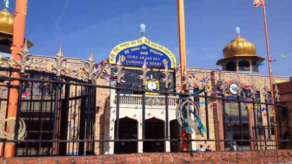 गुरुद्वारे की खिड़कियां टूटीं