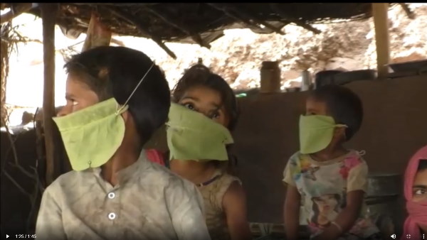 तेंदु पत्तों से बनाया मास्क