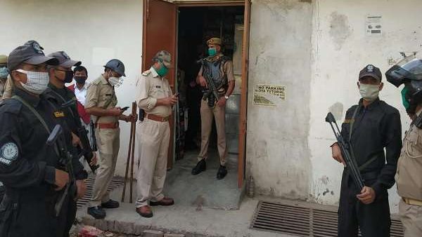 four members of family killed in prayagraj during lockdown four members of family killed in prayagraj during lockdown