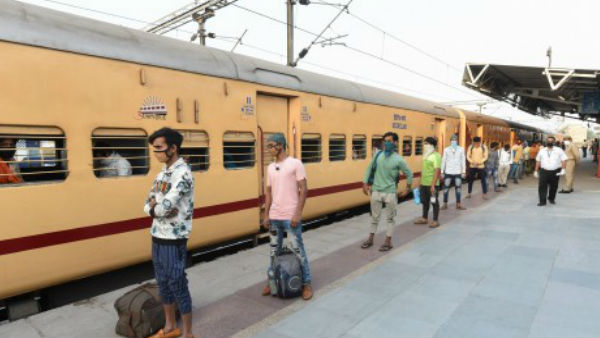 स्थानीय अधिकारी बाटेंगे टिकट