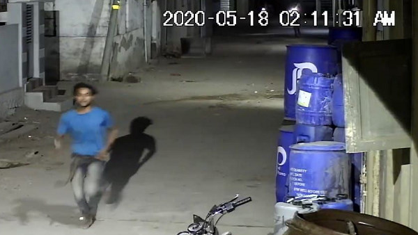 amidst lockdown, a four years innocent girl physically harassed by man, caught in CCTV amidst lockdown, a four years innocent girl physically harassed by man, caught in CCTV