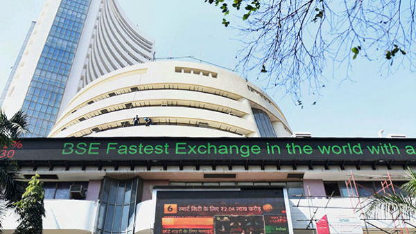 लाल निशान पर खुला बाजार, Sensex 1000 अंक लुढ़का, Nifty में 304 अंकों की गिरावट लाल निशान पर खुला बाजार, Sensex 1000 अंक लुढ़का, Nifty में 304 अंकों की गिरावट