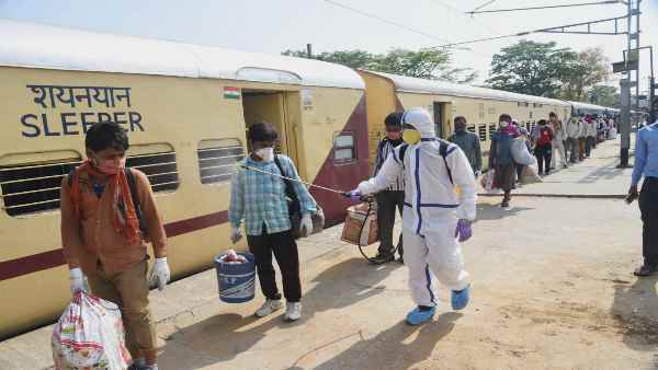 श्रमिक स्पेशल ट्रेनों की डिमांड अचानक कम हुई