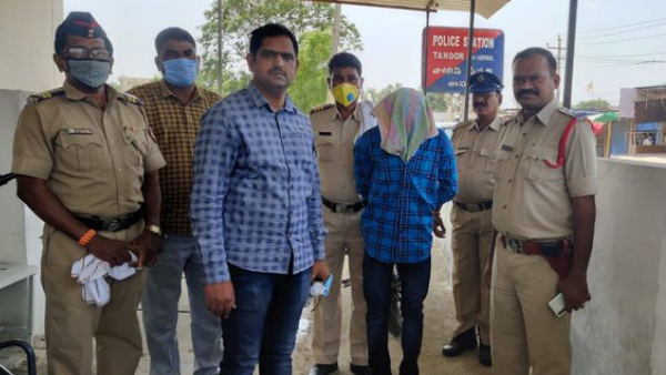 accused in the Sadhu murder case has been apprehended in Tanur Telangana accused in the Sadhu murder case has been apprehended in Tanur Telangana