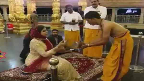 मंदिर में दर्शन का वीडियो शेयर कर लिखी ये बात