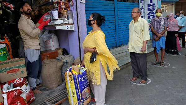 बेरोजगारी बहुत तेजी से बढ़ी