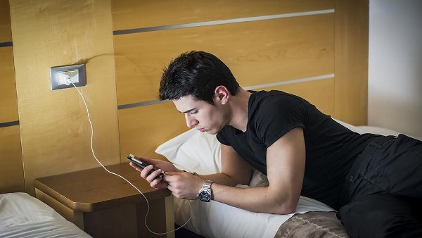दोस्तों के बयान के मुताबिक युवक को गेमिंग की बुरी लत थी