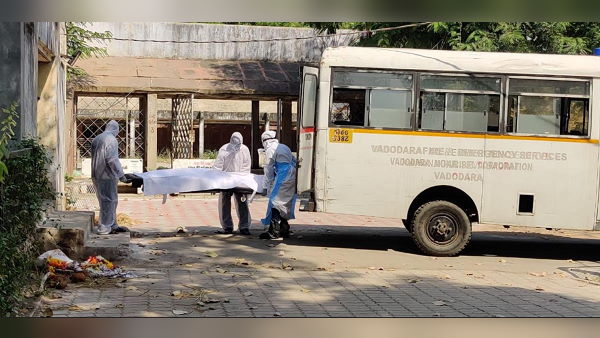 कोरोना से अब तक कहां कितनी मौतें?