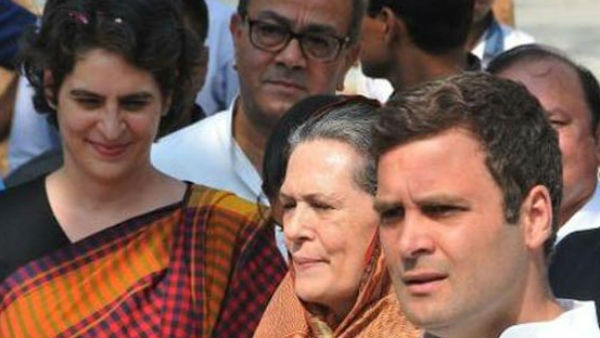 दिल्ली के डीसीपी ने लगाई थी क्लास