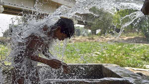 सूरज की किरणें सीधी पड़ती हैं