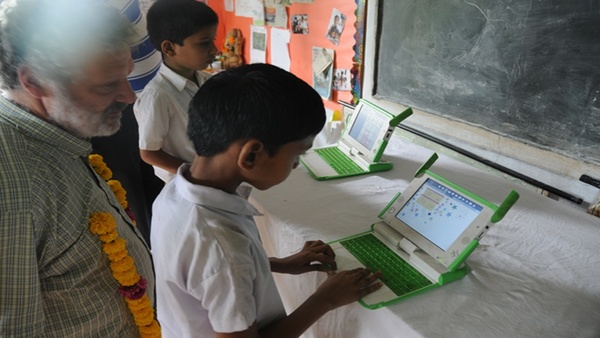 डिजिटल शिक्षा ने और बढ़ाई गरीब और संपन्न परिवार के छात्रों के बीच की खाई डिजिटल शिक्षा ने और बढ़ाई गरीब और संपन्न परिवार के छात्रों के बीच की खाई