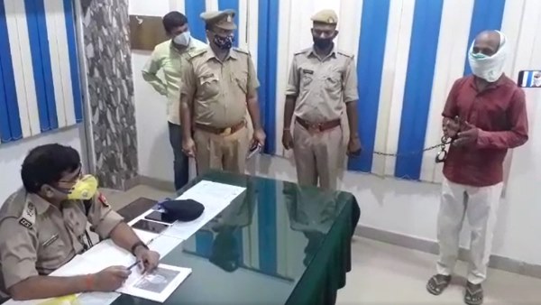 पत्नी के अवैध संबंधों का भी था शक