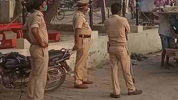 man dies outside tehsil office body taken in garbage vehicle man dies outside tehsil office body taken in garbage vehicle