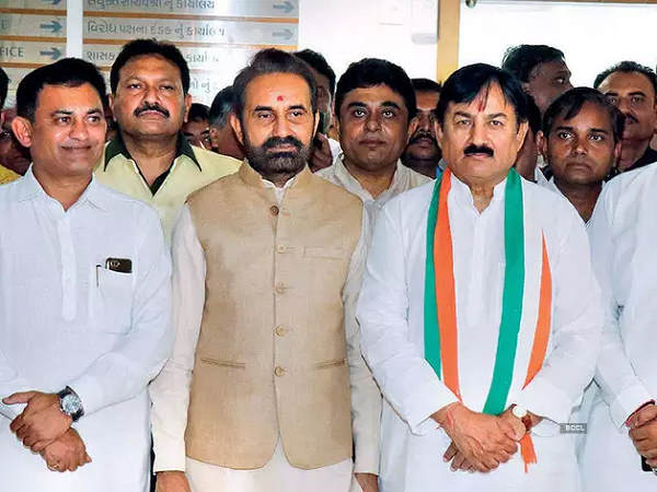 fear of Horse Trading, Congress sent MLAs to resorts on many locations at gujarat fear of Horse Trading, Congress sent MLAs to resorts on many locations at gujarat