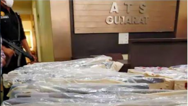Gujarat ATS arrested 10 accused with illegal weapons Gujarat ATS arrested 10 accused with illegal weapons