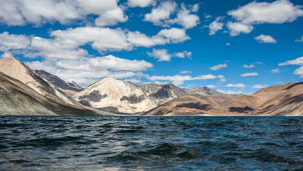 फिंगर एरिया पर लाव-लश्कर के साथ चीनी जवान
