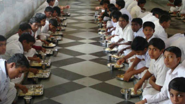 भोजन शांत चित्त होकर करें
