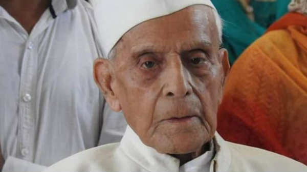 दिग्गज शायर-कवि पद्मश्री गुलजार देहलवी का निधन, 5 दिन पहले कोरोना से जंग जीत लौटे थे घर दिग्गज शायर-कवि पद्मश्री गुलजार देहलवी का निधन, 5 दिन पहले कोरोना से जंग जीत लौटे थे घर