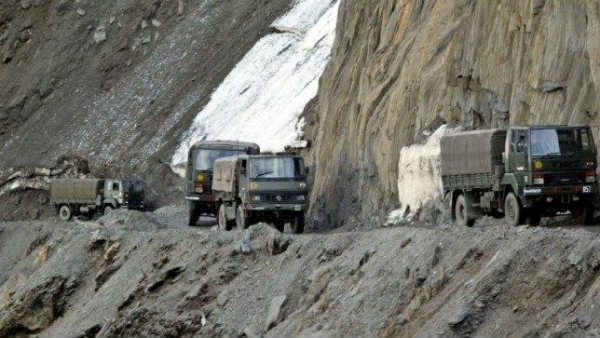 बॉर्डर पर प्रोजेक्ट्स तेजी से हो रहे पूरे