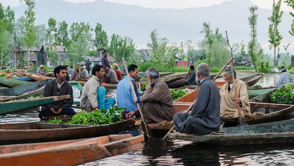 यहां इतने रम गए कि कश्मीरियों जैसे ही बन गए