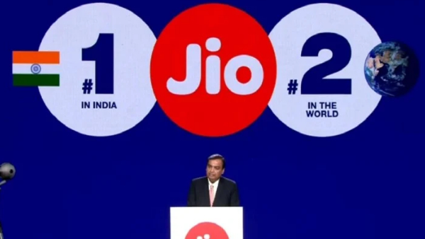 Jio में अपनी हिस्सेदारी क्यों बेच रहा है Reliance?