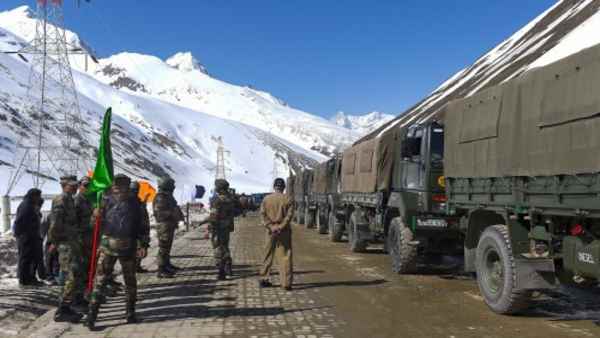 तीन घंटे से ज्यादा देर तक चला खूनी संघर्ष