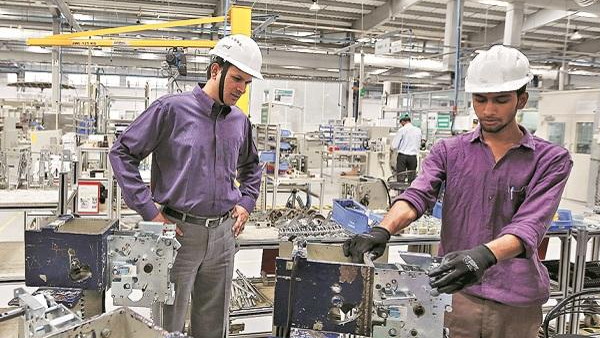 कोरोना महामारी इन उद्योगों के लिए ताबूत में आखिरी कील साबित हुई
