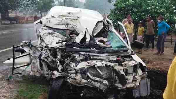 Pratapgad: 9 people died in truck and Scorpio collision Pratapgad: 9 people died in truck and Scorpio collision